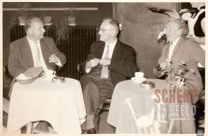 Diverse personen: Afscheid Kapelaan Willemse. Bron: Stadsmuseum Groenlo.