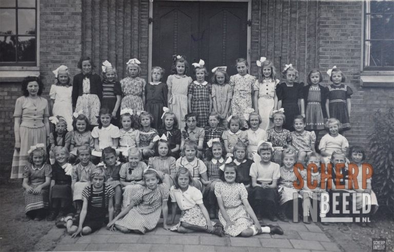 Klassenfoto Meisjesschool St. Jozeph