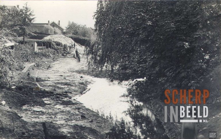 Uitdiepen van de gracht jaren 30