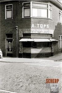 Bakkerij Tops: Lievelderstraat.Winkel van bakker AntoonTops.