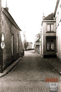 Barakkenplas: Rechts smid Huiskes recht vooruit de Barakkenplas en