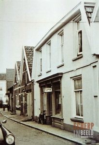 Kapper Hemeltjen: Notenboomstraat. De kapperszaak van Hemeltjen