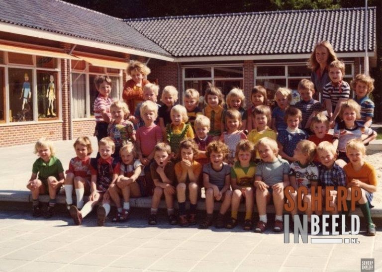 Klassenfoto’s kleuterschool Wheme Hofken
