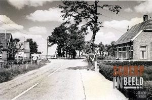 Borculoseweg: We kijken richting Beltrum,met rechts de afslag oude Borculoseweg