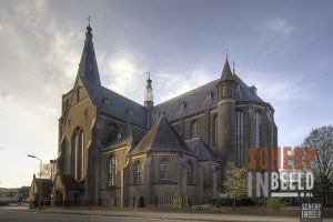 De R.K. Calixtuskerk: Nu met vieringtoren