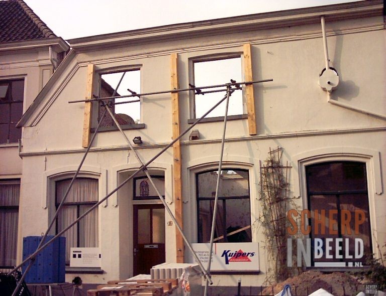 Notenboomstraat: Verbouwen huis aan de Notenboomstraat.