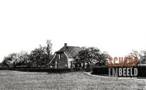Boerderijen in en om Groenlo: Halve Maanweg. Boerderij/Huis van de familie te Focht