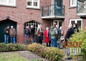 Sibbers nemen een kijkje in de tuin achter het voormalige klooster