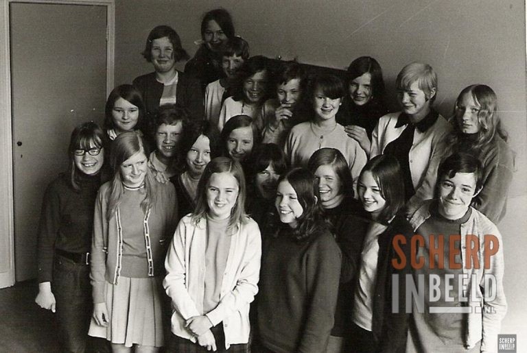 Klassenfoto Huishoudschool St.Martha