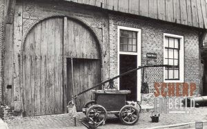 Noteboomstraat: Stadsboerderij met joddenspuit.