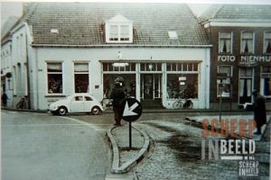 De Markt : Links op de foto Karel Maas ( zoon van Philip Maas)