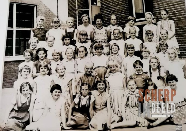 Klassenfoto Meisjesschool St.Jozeph