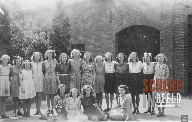 Klassenfoto Pensionaat St.Jozef: Pensionaat 1944.