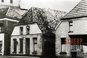 Mattelierstraat: Cafe Het Wapen van Gelderland.