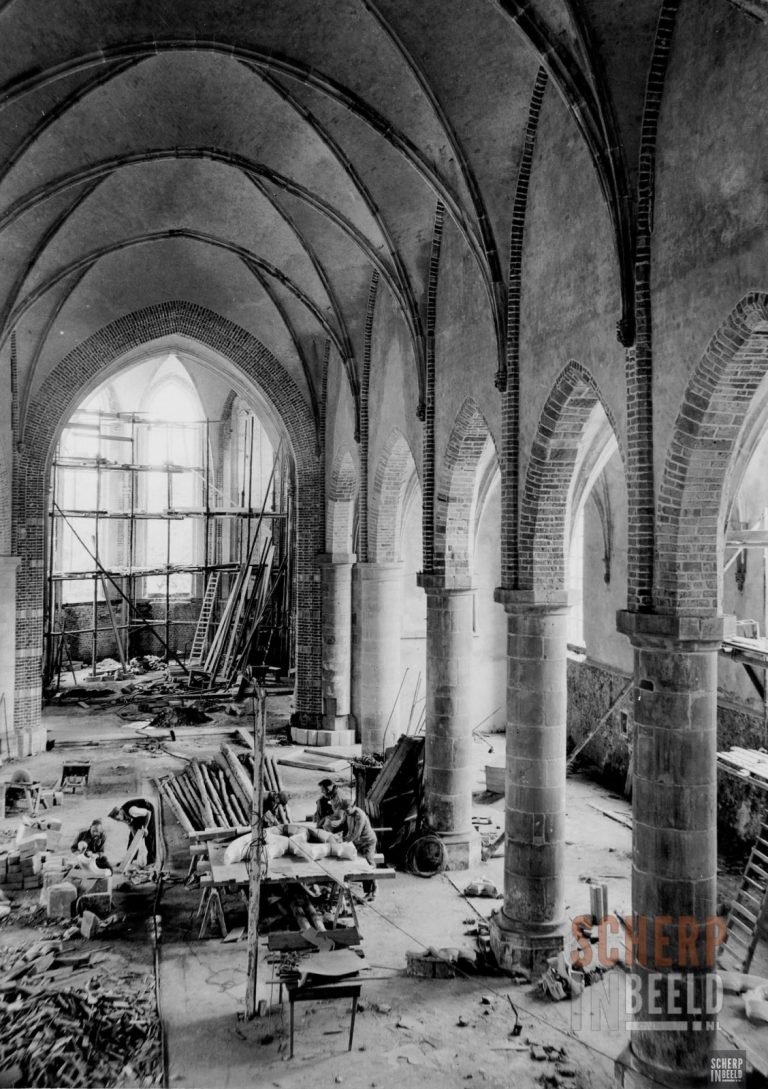 Oude Calixtuskerk: Restauratie werkzaamheden 1949-1951.