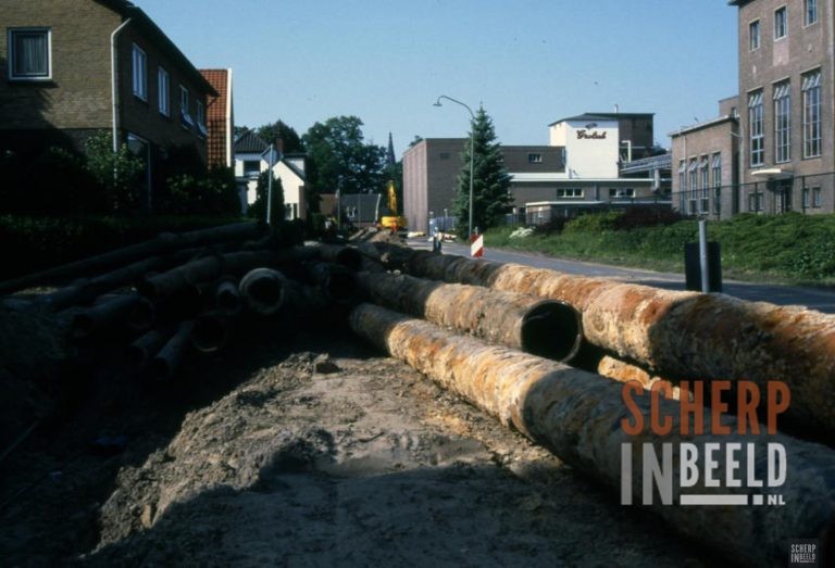 Eibergseweg: Wegwerkzaamheden Eibergseweg ter hoogte van de Grolsch fabriek – 1990.