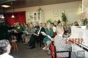 Seniorenkoor Molenberg : Aan de piano Antje Roerdink