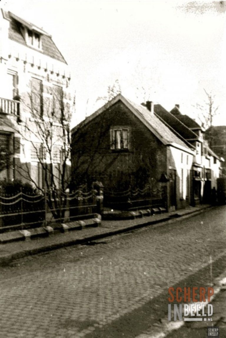 Mattelierstraat: Links woonde de fam Haspels dan Kuiper-Baks en dan Wisseborn.