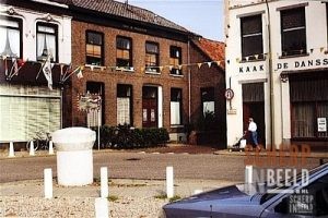 Beltrumsestraat: Hier bij de knik in de Beltrumsestraat links de oude winkel van