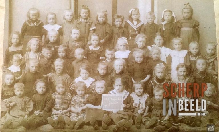 Klassenfoto Meisjesschool St.Jozeph