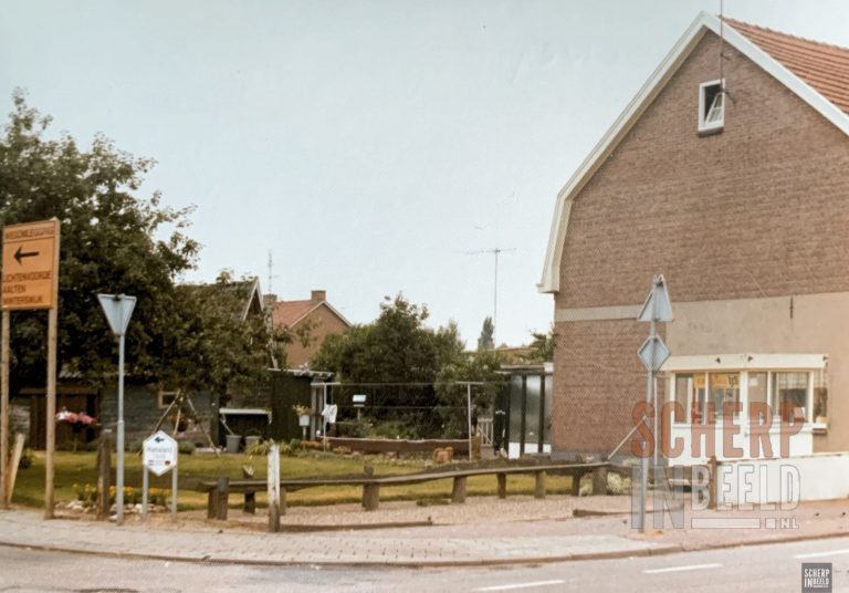 Ruurloseweg: Hoek Ruurloseweg en Deken Hooijmansingel.