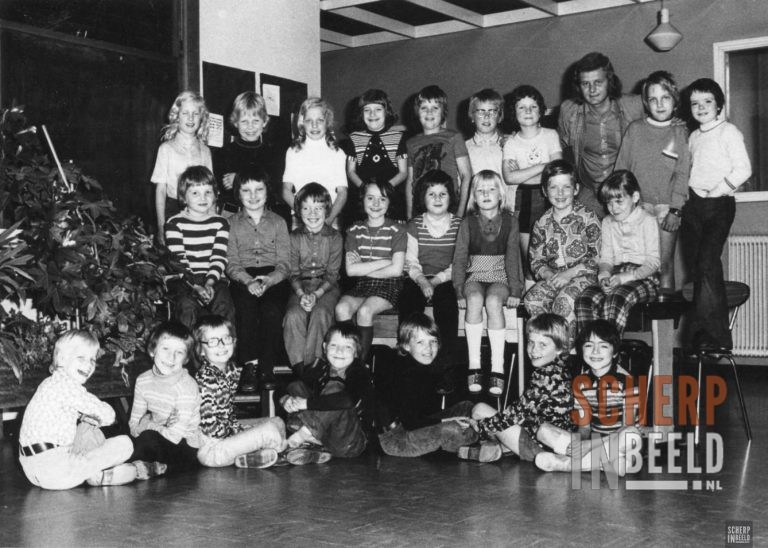 Klassenfoto Canisiusschool: Schooljaar 1973-1974. Klas 2a.