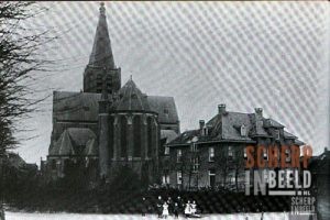 R.K. Calixtuskerk: R.K. Calixtuskerk met Pastorie.