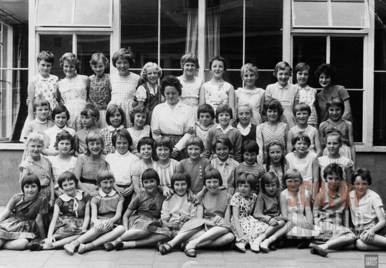 Klassenfoto Meisjesschool St.Jozeph
