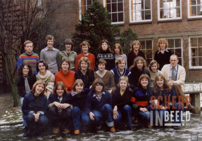 Klassenfoto Huishoudschool St.Martha