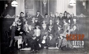 Diverse Personen: Dansschoolklas dertige jaren.