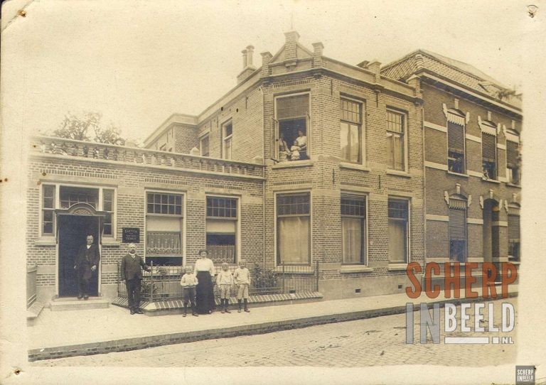 Beltrumsestraat: Links kantoor van notaris J.P.Vemer. Bron: Stadsmuseum Groenlo.
