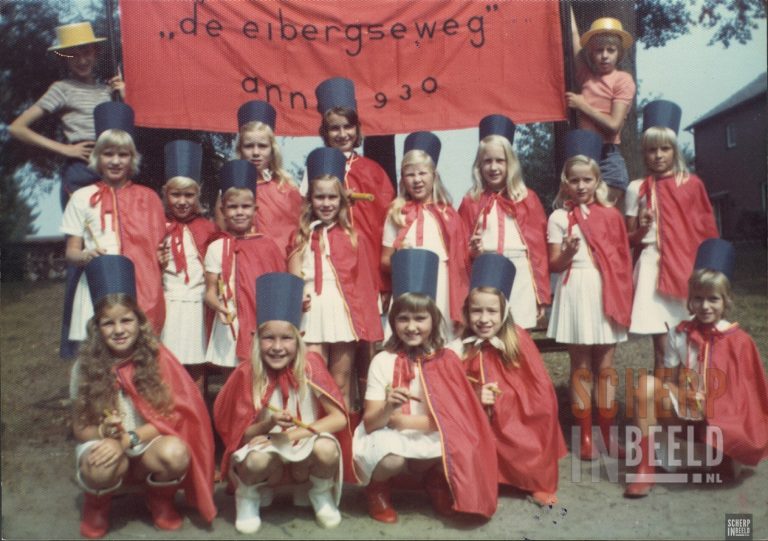 Buurtvereniging Eibergseweg: Majorettes Eibergseweg.