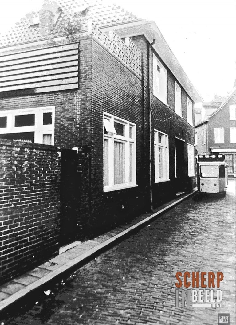 Schoolstraat: Op de achtergrond de Markt.