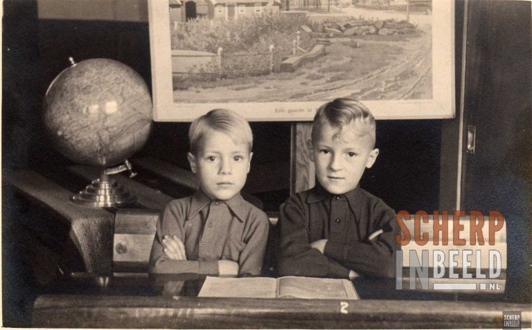 /uploads/fotos/Jannie en Gerrie Buijting 1951-20140629110054