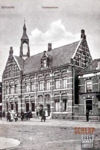 Postkantoor gelegen aan de Markt.