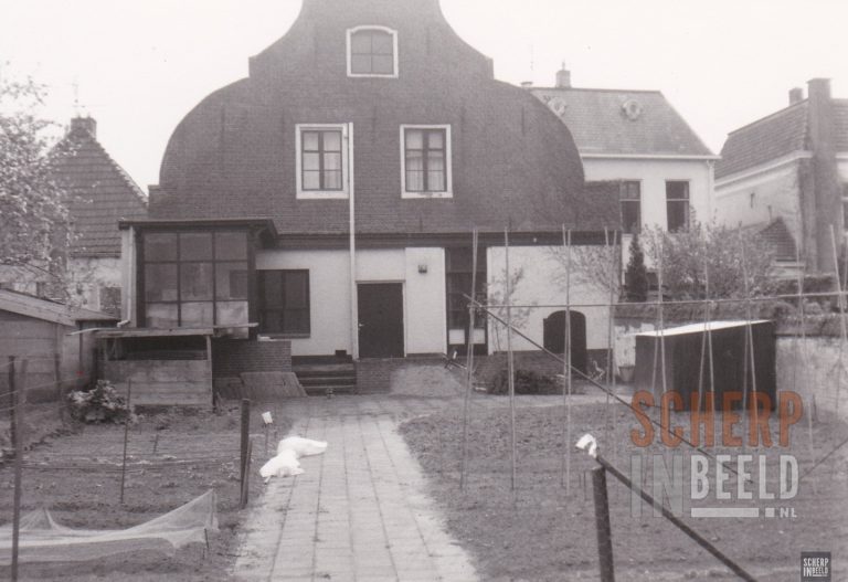 Notenboomstraat: Den Angang.
