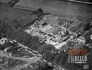Houthandel en Stoom – houtzagerij firma J. Nahuis : Luchtfoto.