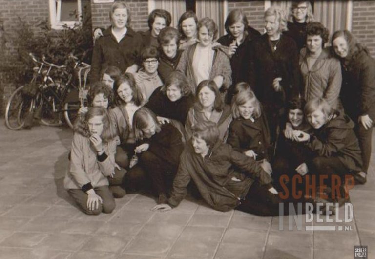 Klassenfoto Huishoudschool St.Martha