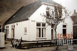 Stationslaan: Achter dit witte huis is goed de voormalige Luto te herkennen.