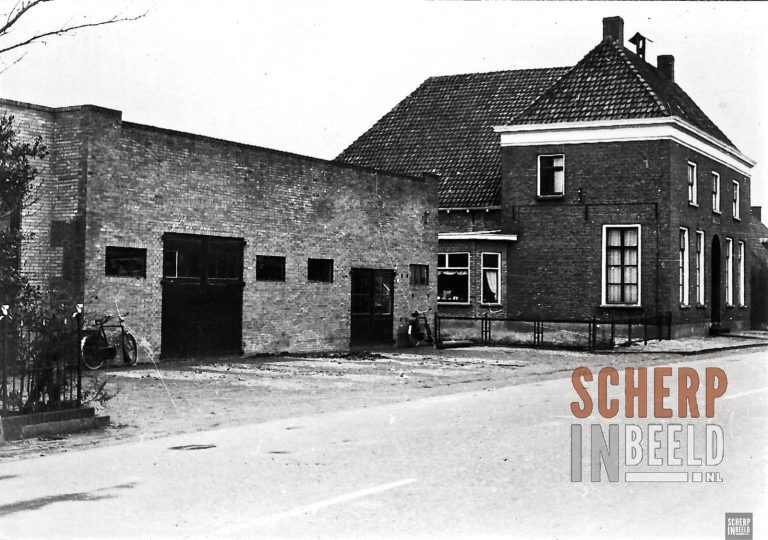 Winterswijkseweg: Hier smederij Pierik daarna garage Arink .
