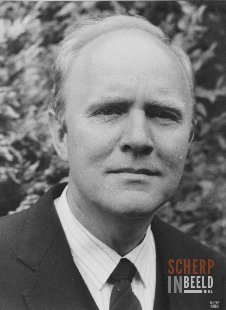 Diverse personen: Pastor Escher.