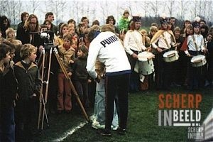 Tros Penalty Bokaal 1975: Veel belangstelling voor dit spektakel op het Grol veld.