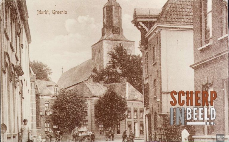 De Markt : Foto gemaakt in het jaar ??. Foto is genomen richting de Markt.