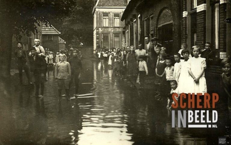 Noodweer: Notenboomstraat.