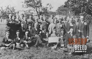 Groenlo’sch mannenkoor: foto van Juni 1931.