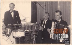 25_DeDriehoekinLichtenvoordeJoopaccordeonendeanderetweekoninginnedag1960