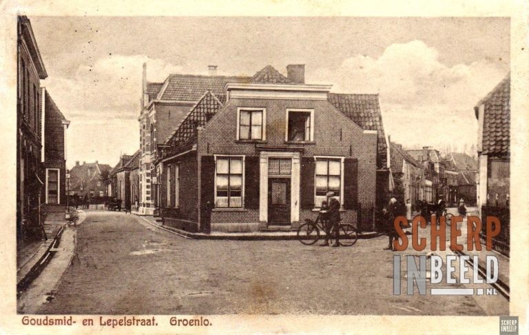 Ganzenmarkt: Vanuit de Ganzenmarkt kijkje in de Goudsmidstraat en Lepelstraat.
