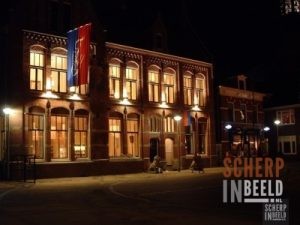 De Markt : Het Huys van Frederik Hendrik. Voorheen het postkantoor.