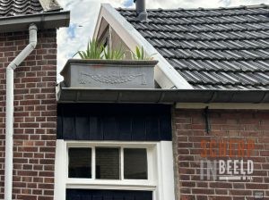 Zoekplaatjes uit Grolle: Walstraat tussen huisnummers 6 en 4.
