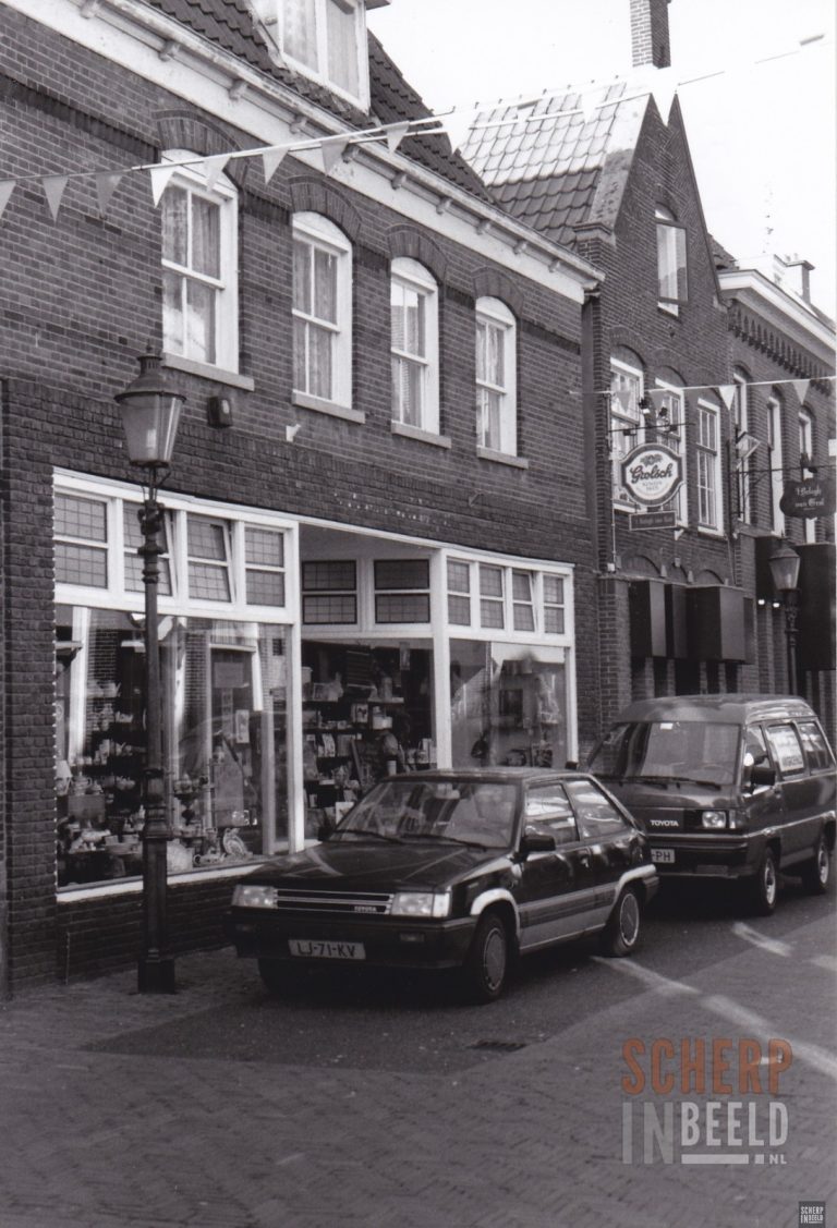 Warenhuis Bramer: Lievelderstraat.
